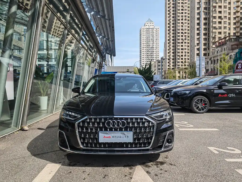 Audi A8 2025