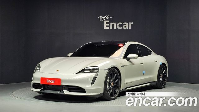 Porsche Taycan 2021