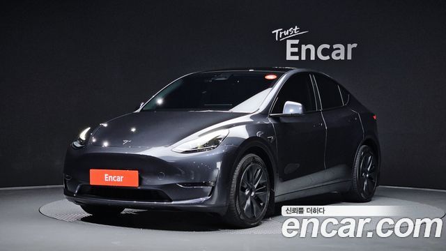 Tesla Model Y 2024