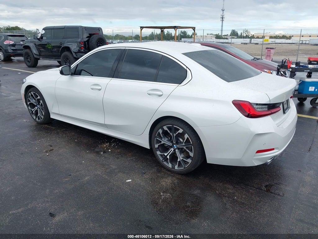 BMW 330 2025