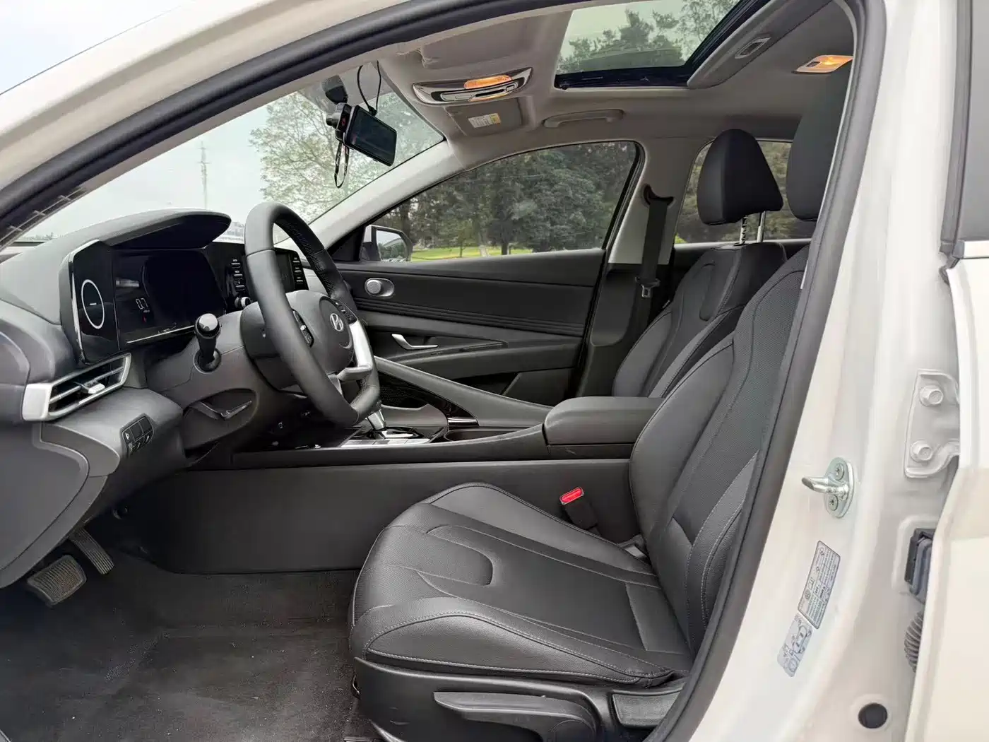 Hyundai Elantra 2024