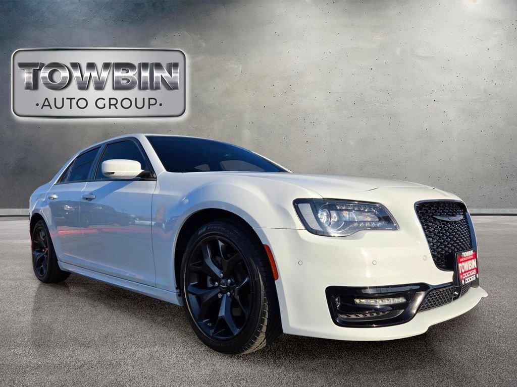 Chrysler 300 2023