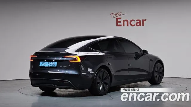 Tesla Model 3 2025
