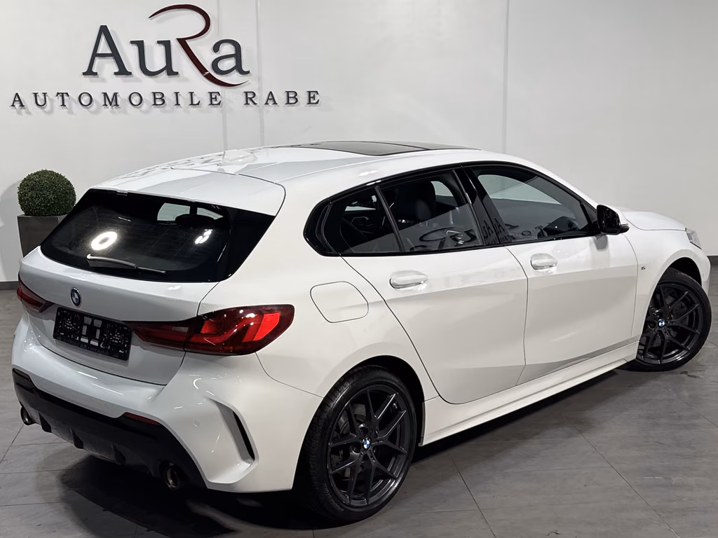 BMW 120 2022