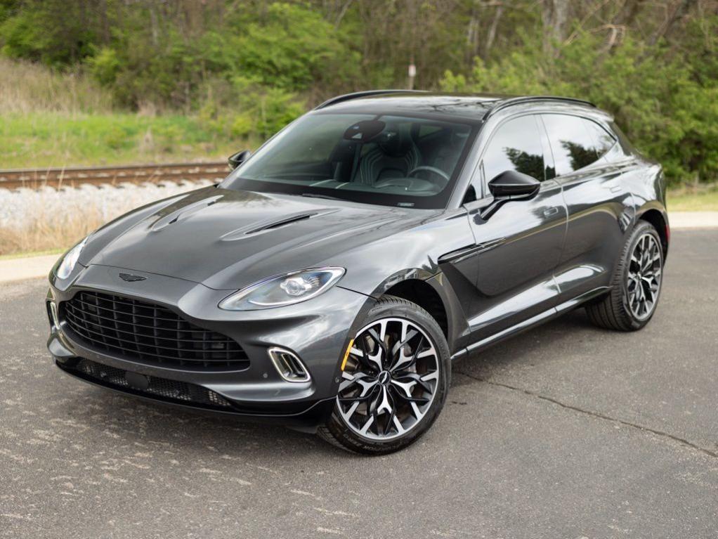 Aston Martin DBX 2021