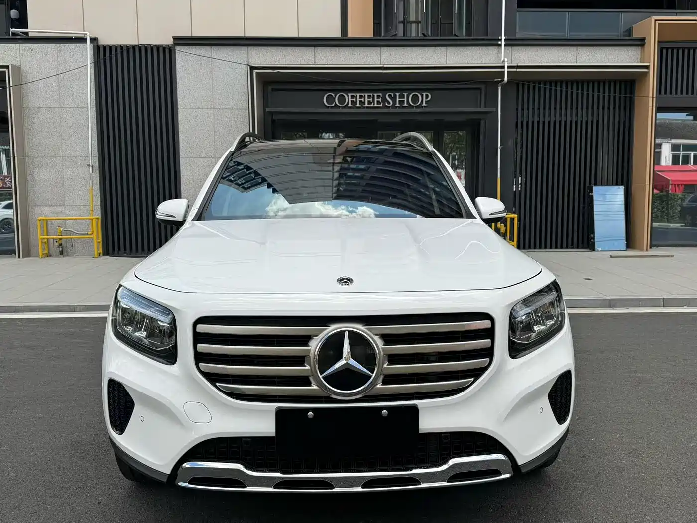 Mercedes-Benz GLB 2023