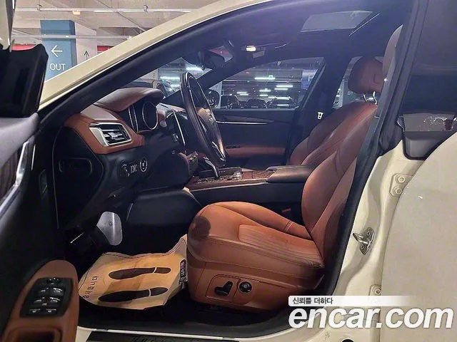 Maserati Ghibli 2021