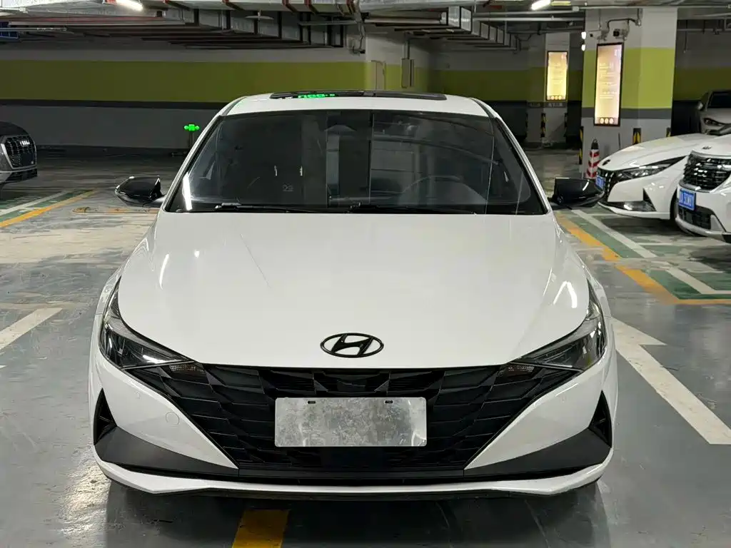 Hyundai Elantra 2023