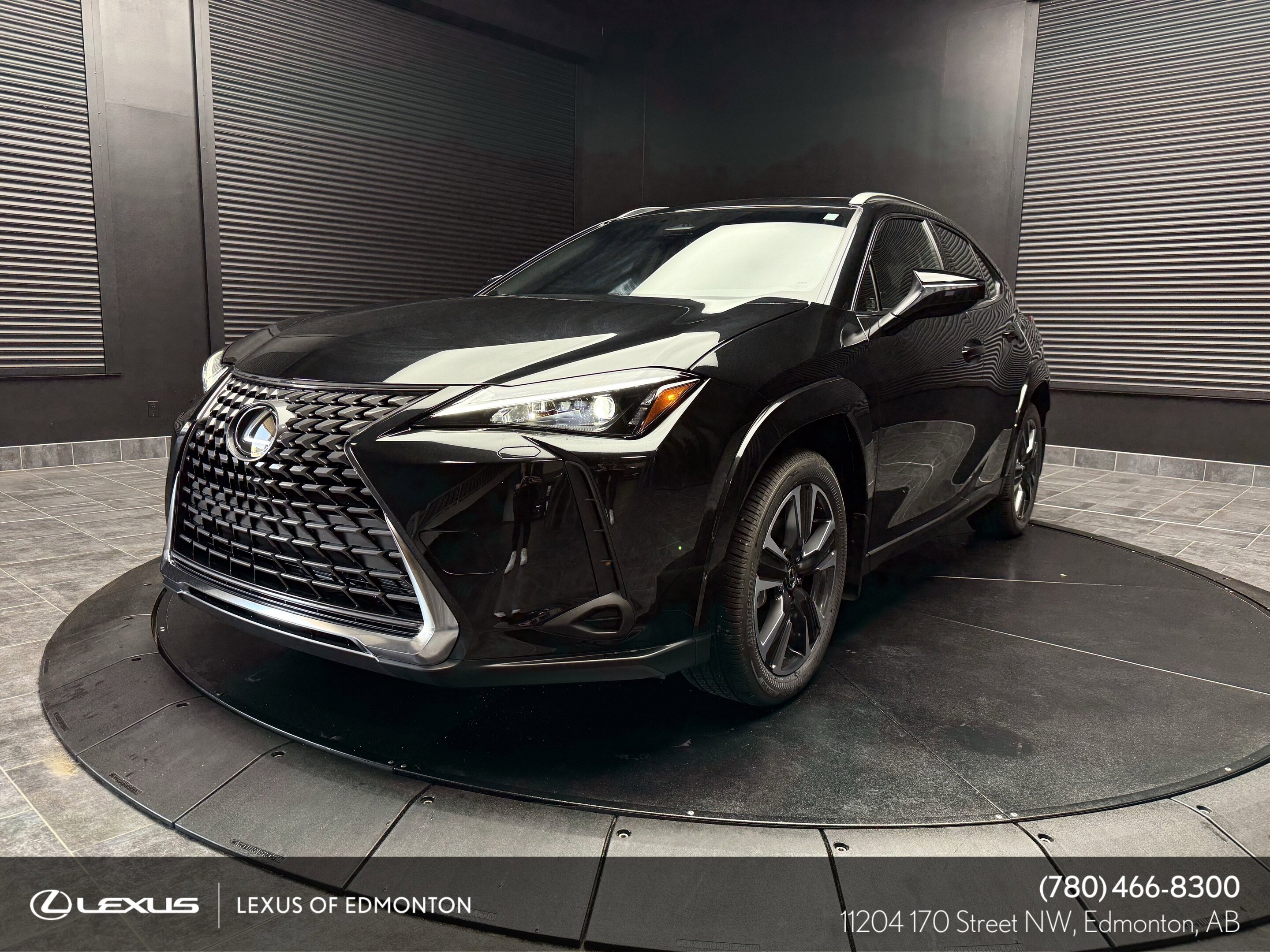 Lexus UX 2025