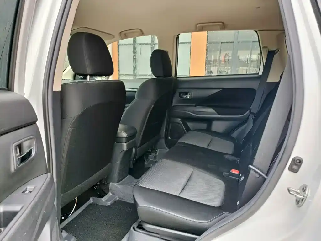 Mitsubishi Outlander 2021