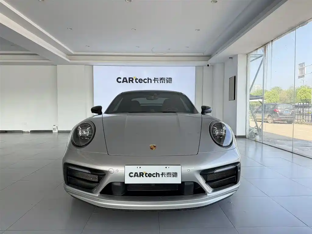Porsche 911 2023