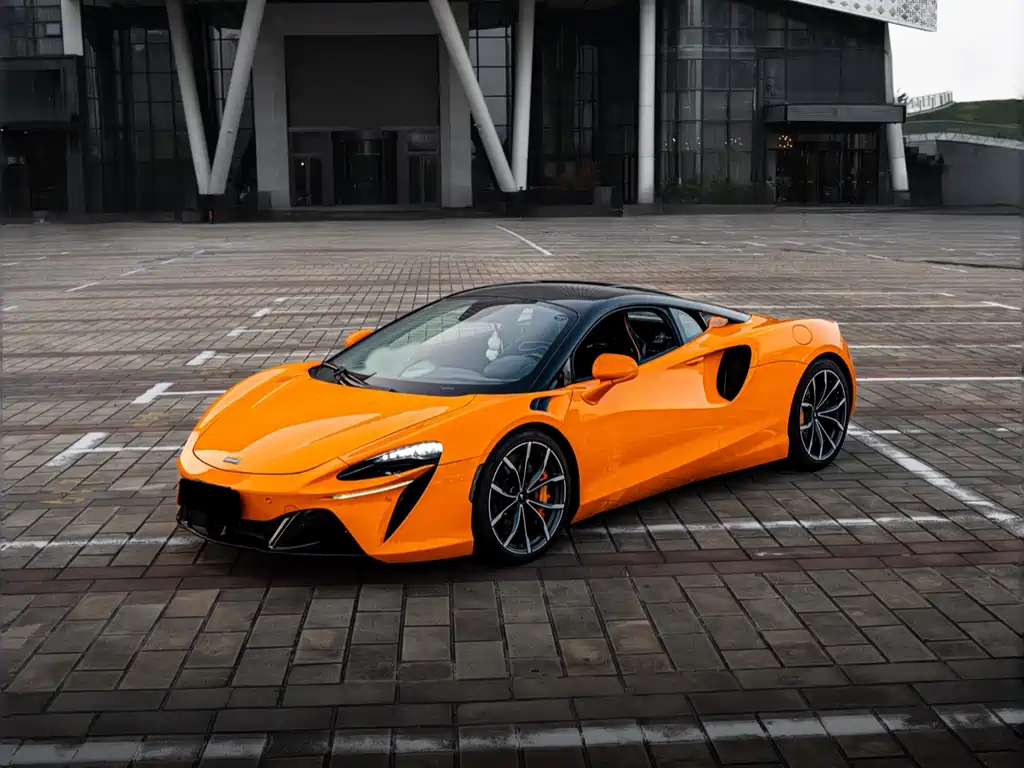 McLaren Artura 2023
