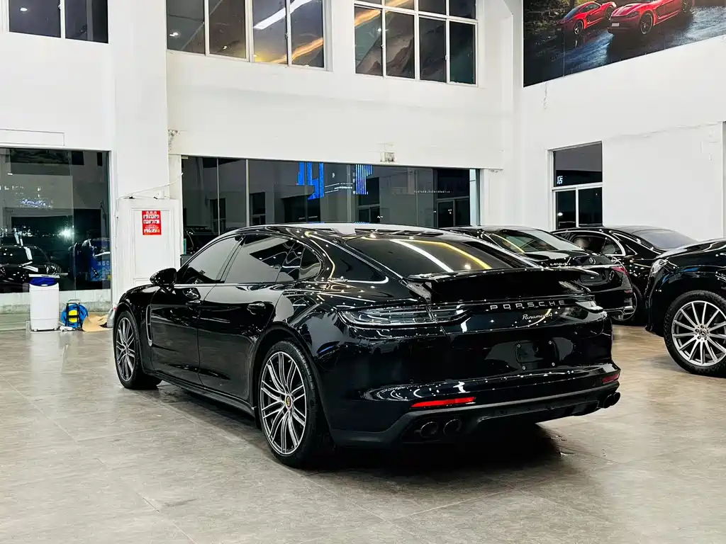 Porsche Panamera 2024