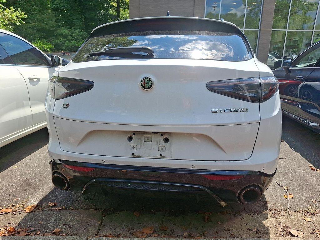 Alfa Romeo Stelvio 2024