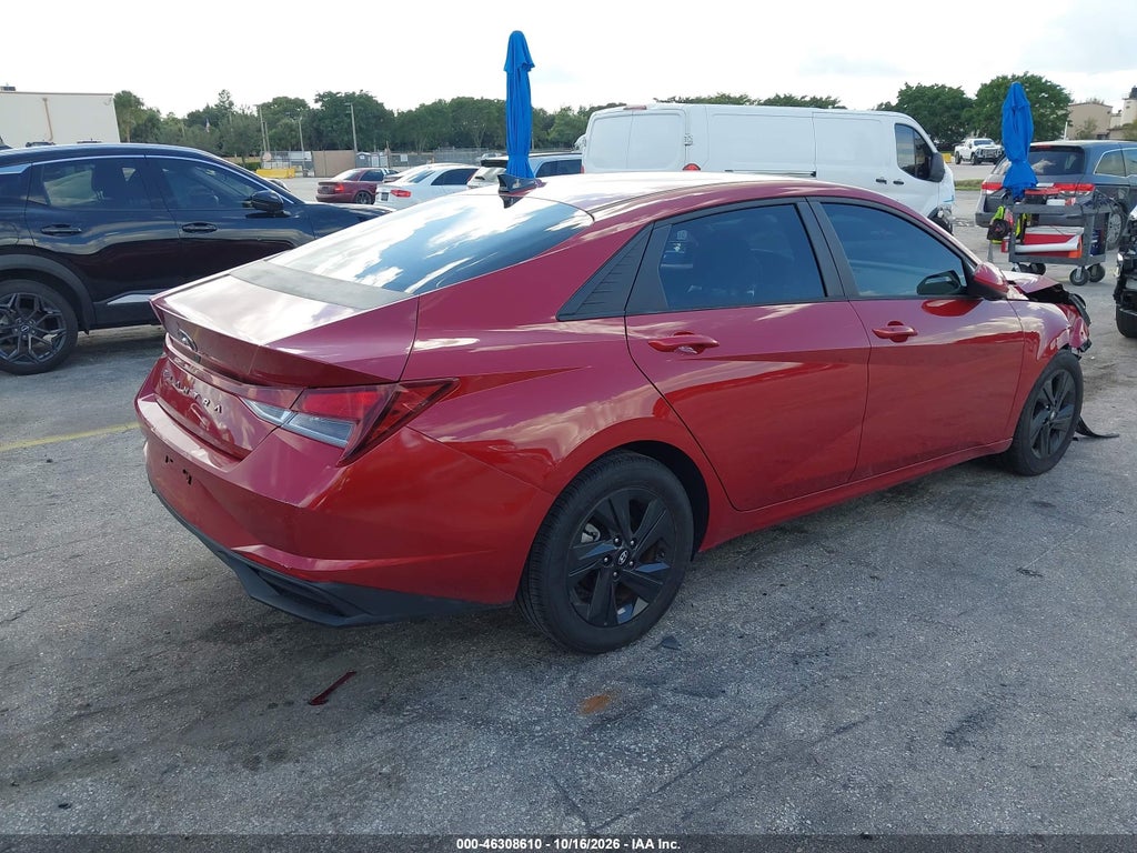 Hyundai Elantra 2022