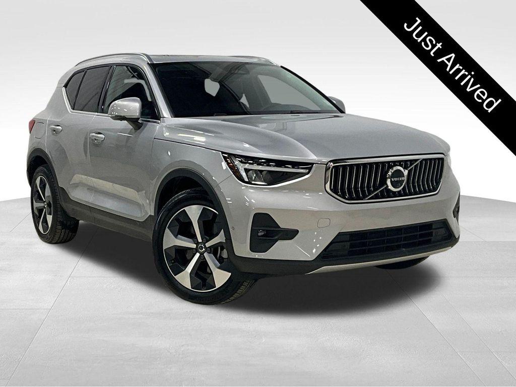 Volvo XC40 2025