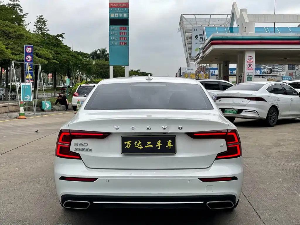 Volvo S60 2021