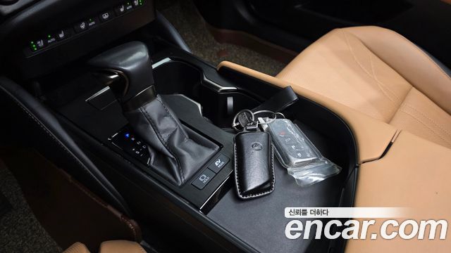 Lexus ES 2022