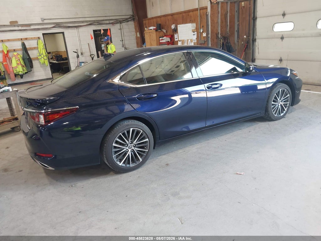 Lexus ES 2024