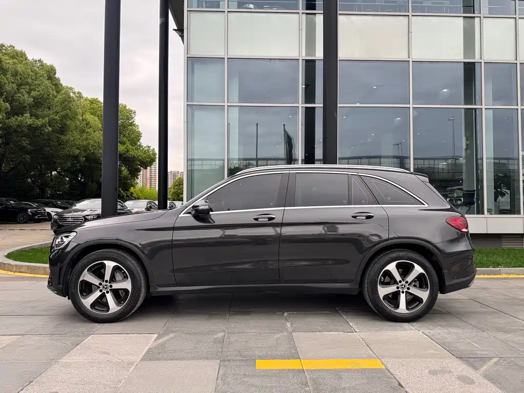 Mercedes-Benz GLC 2023