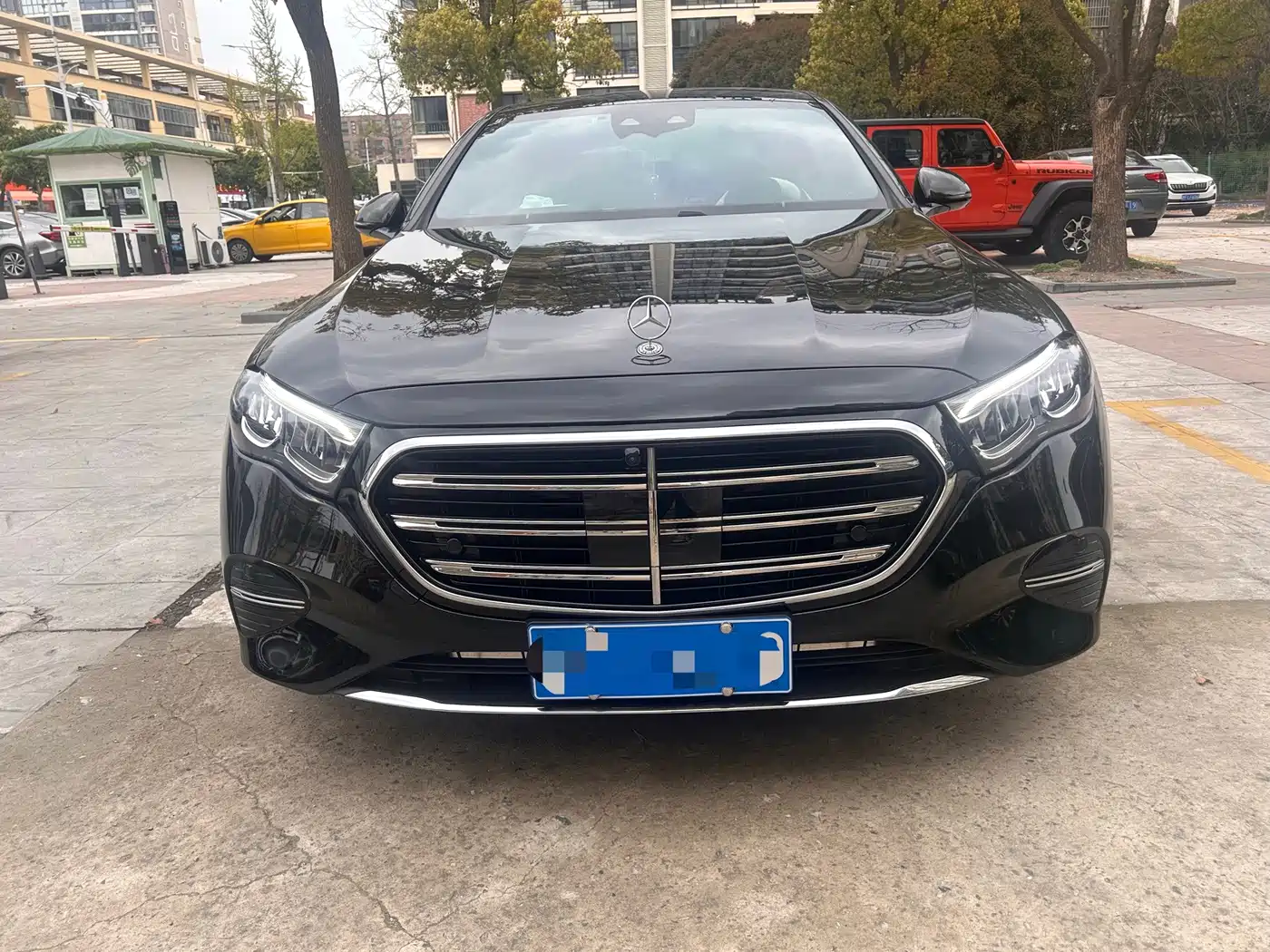 Mercedes-Benz E-Класс 2025