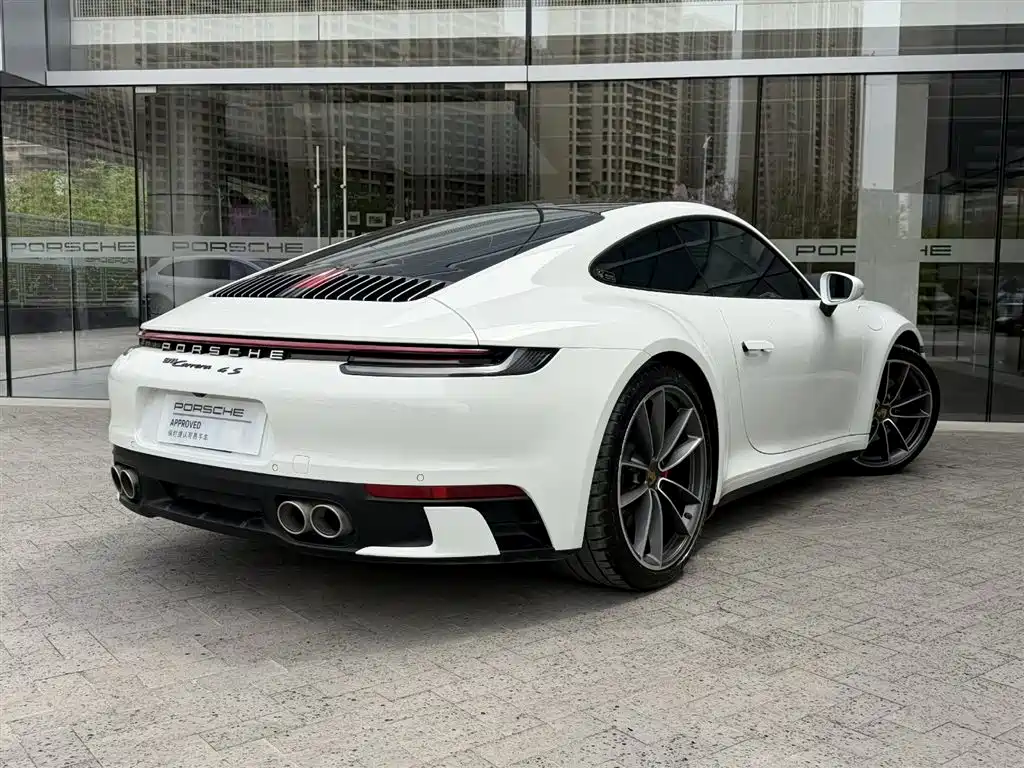 Porsche 911 2021
