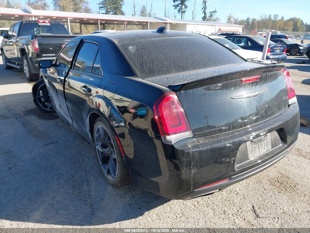Chrysler 300 2022