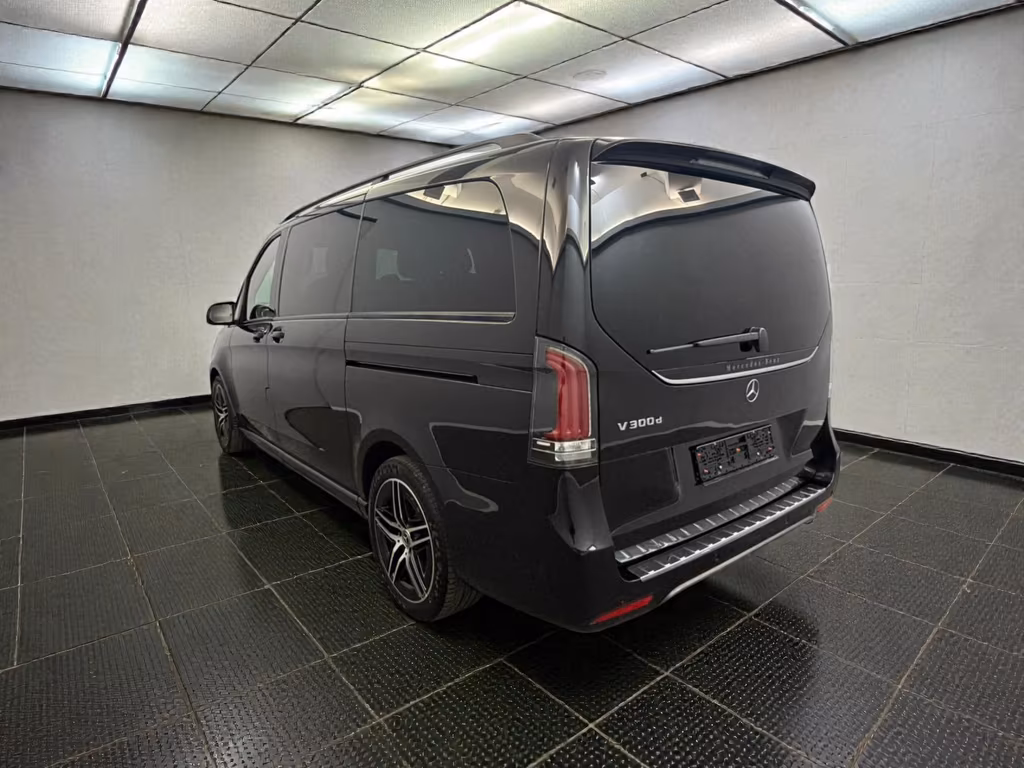 Mercedes-Benz V 300 2024