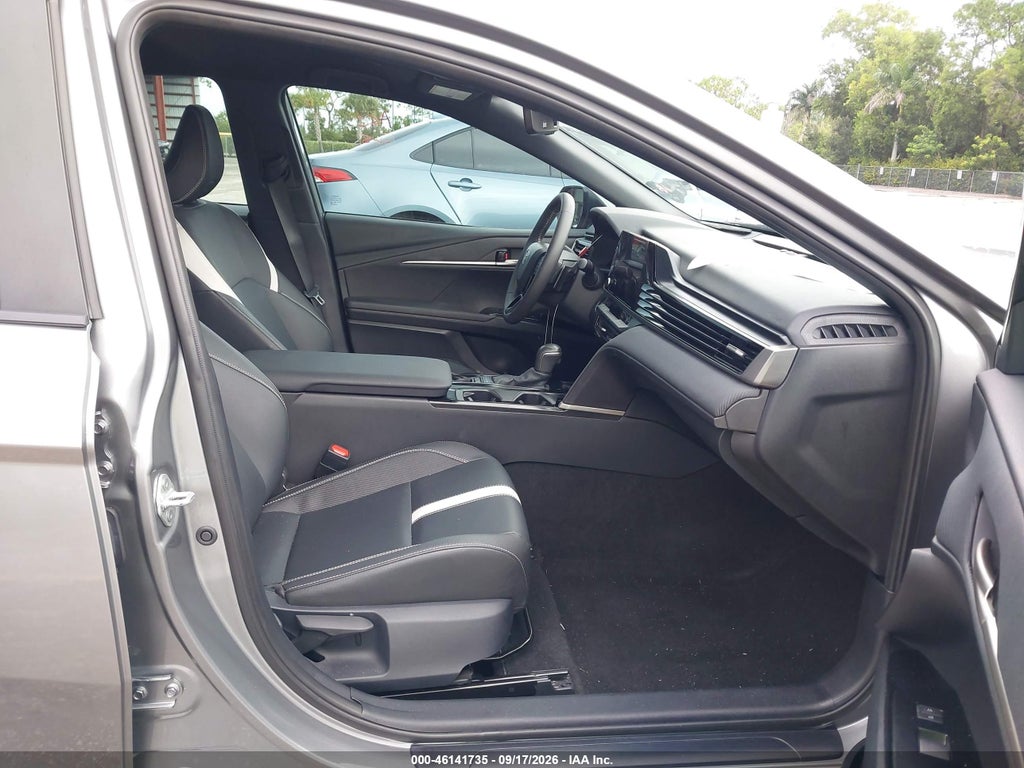 Toyota Camry 2025