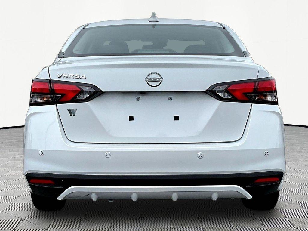 Nissan Versa 2025
