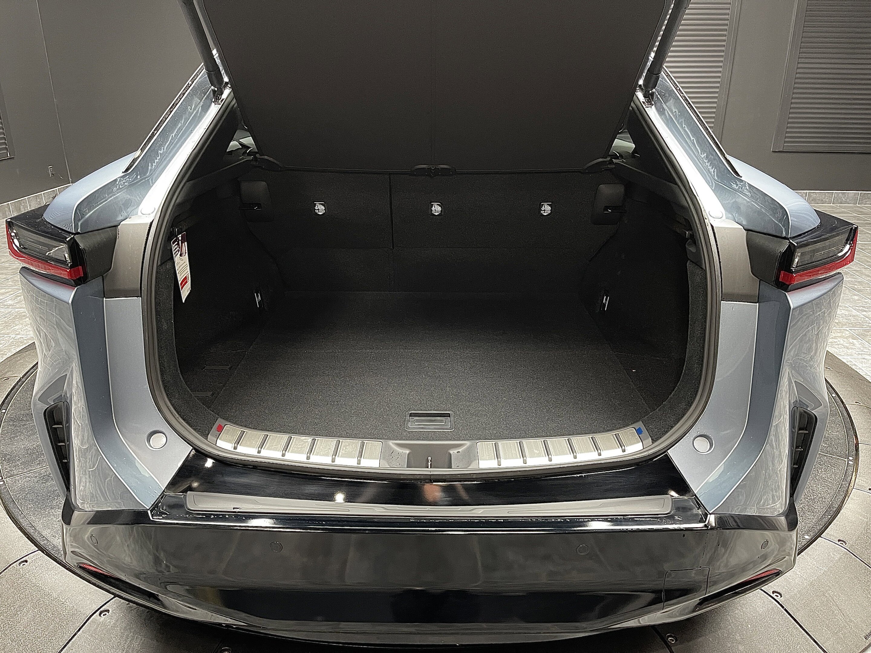 Lexus RZ 2025