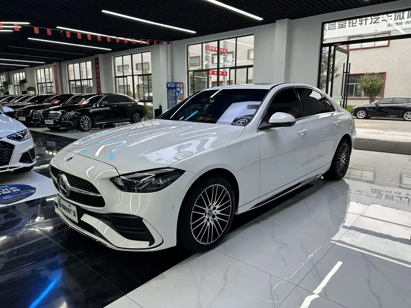 Mercedes-Benz C-Класс 2025