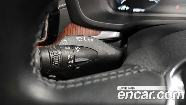 Volvo V60 2021