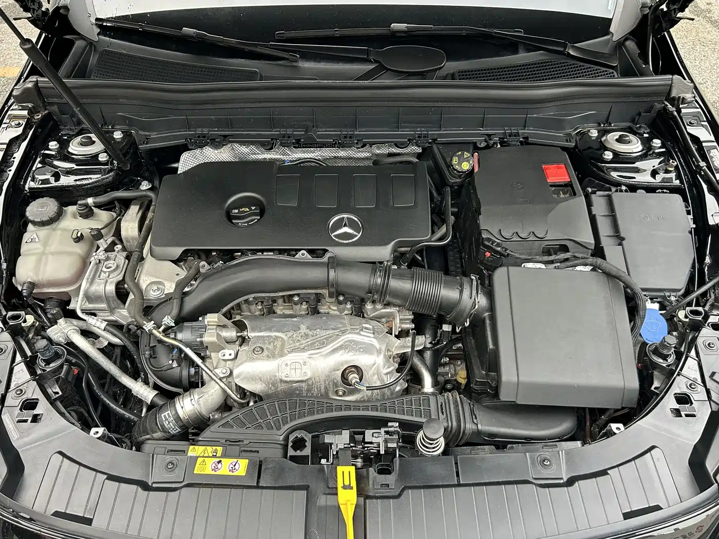Mercedes-Benz GLB 2023