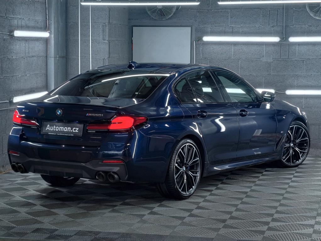 BMW M550 2023