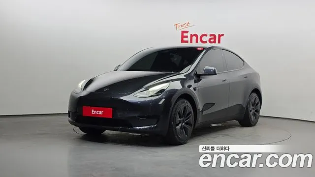 Tesla Model Y 2025