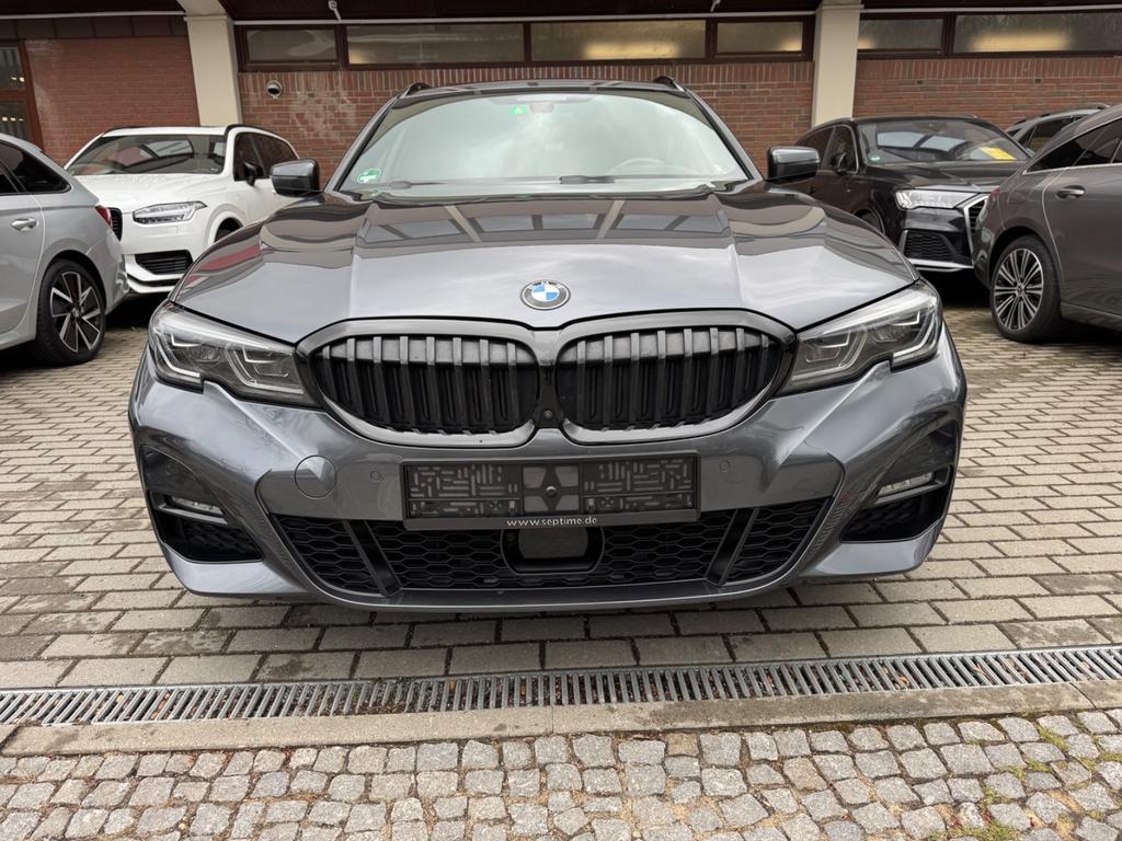 BMW 330 2021