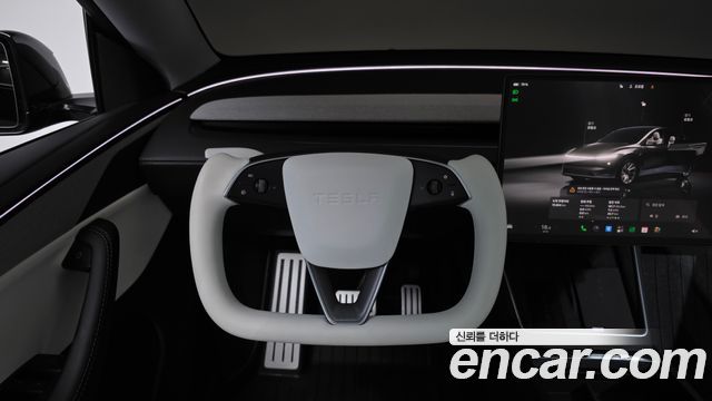 Tesla Model Y 2025
