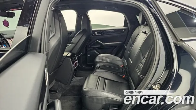 Porsche Cayenne 2021
