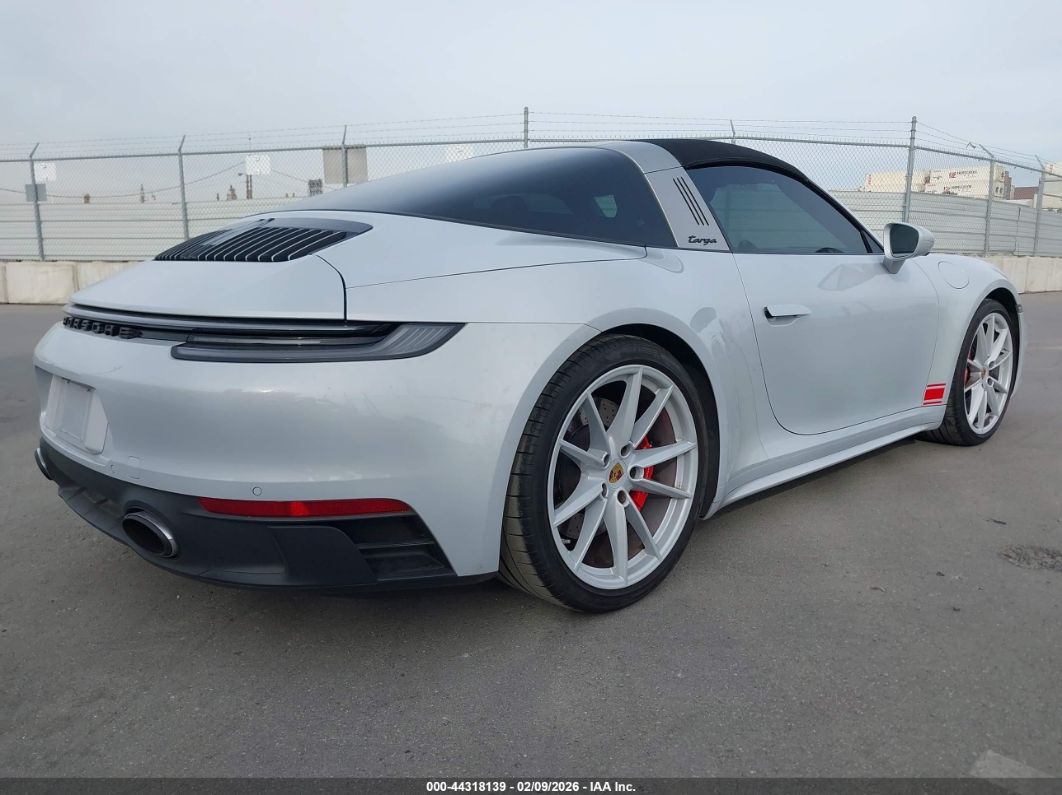 Porsche 911 2023