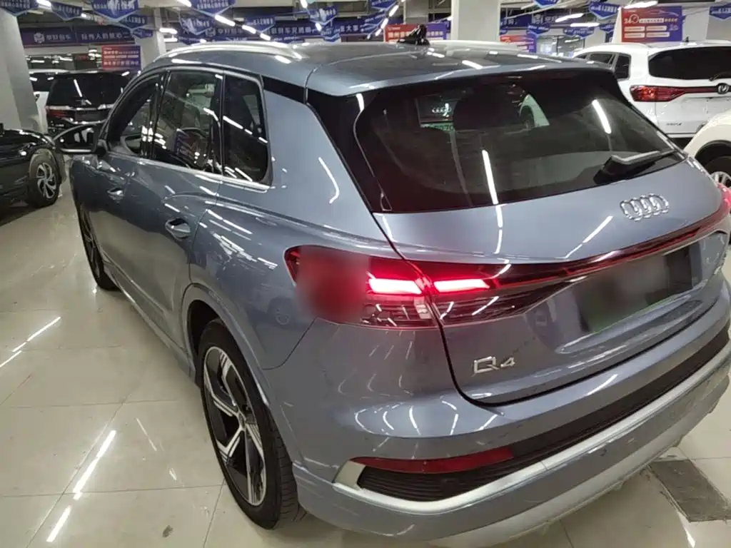 Audi Q4 e-tron 2024