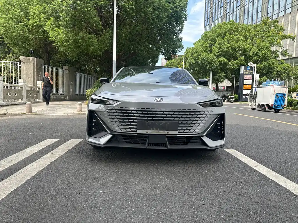 Changan UNI-V 2023