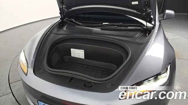 Tesla Model 3 2025