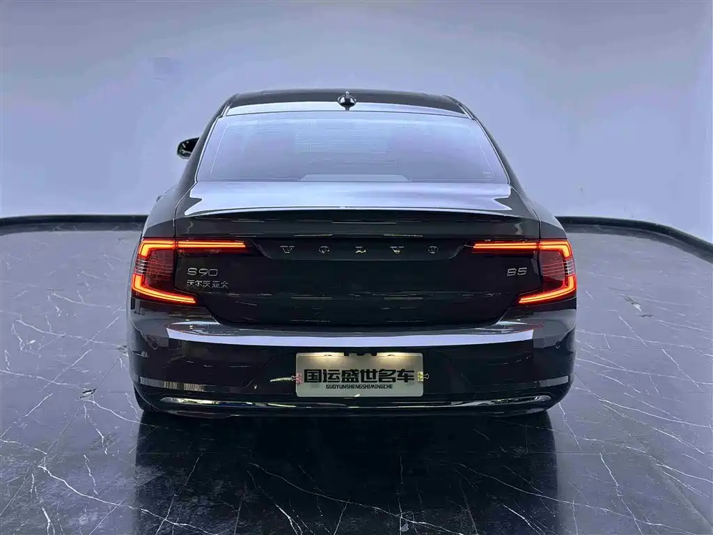 Volvo S90 2022