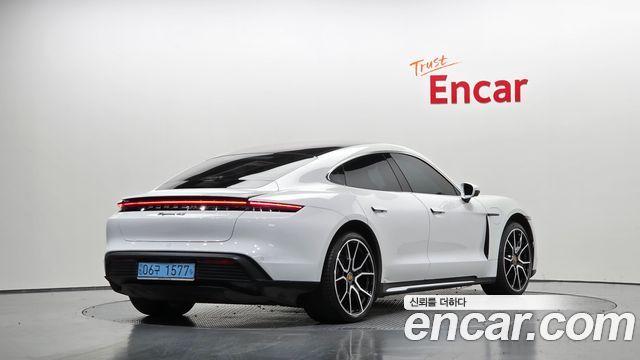 Porsche Taycan 2023