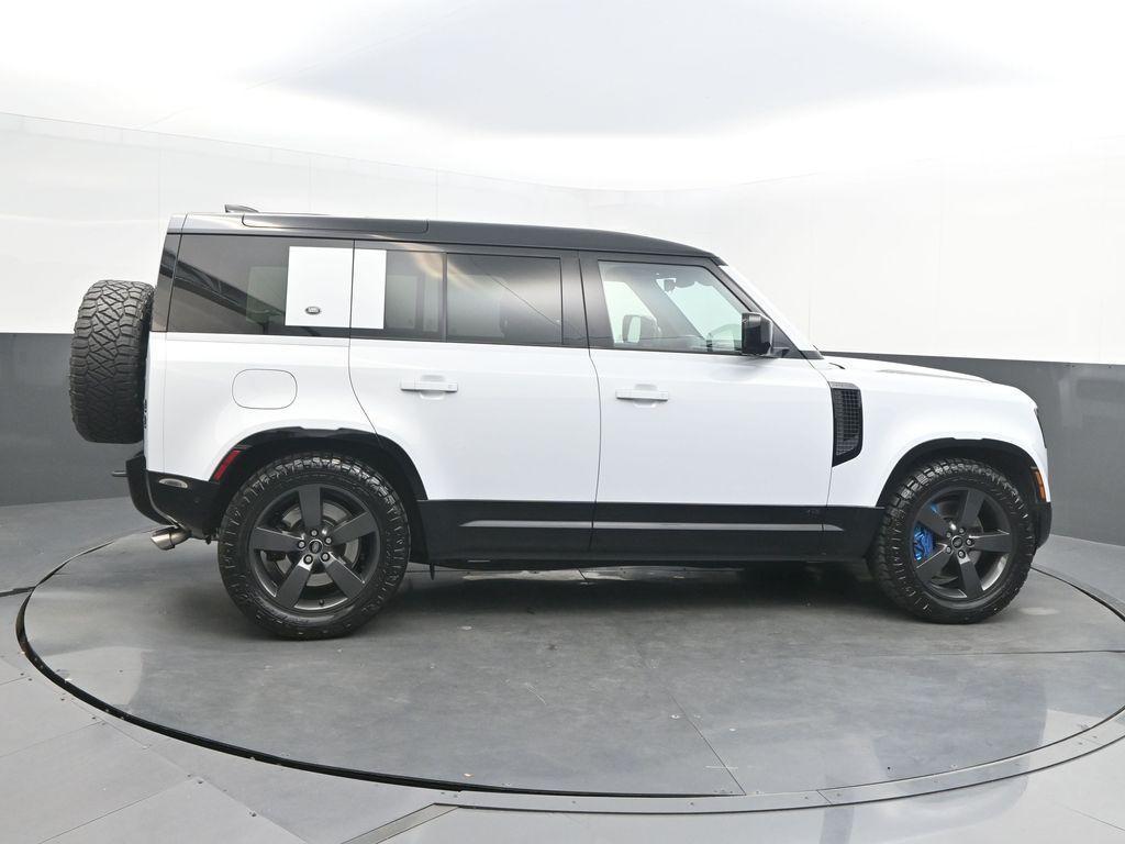 Land Rover Defender 2022