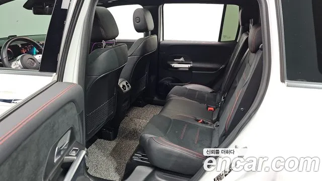 Mercedes-Benz GLB 2021