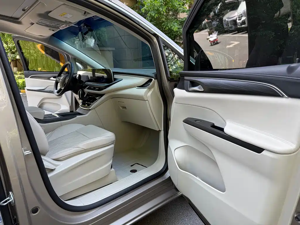 Buick GL8 2024
