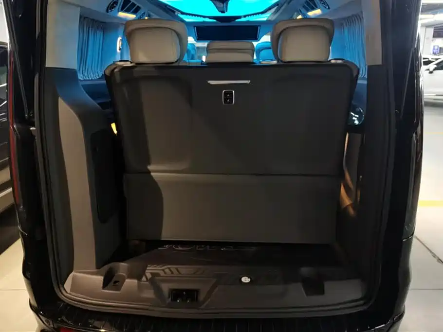 Ford TOURNEO 2023