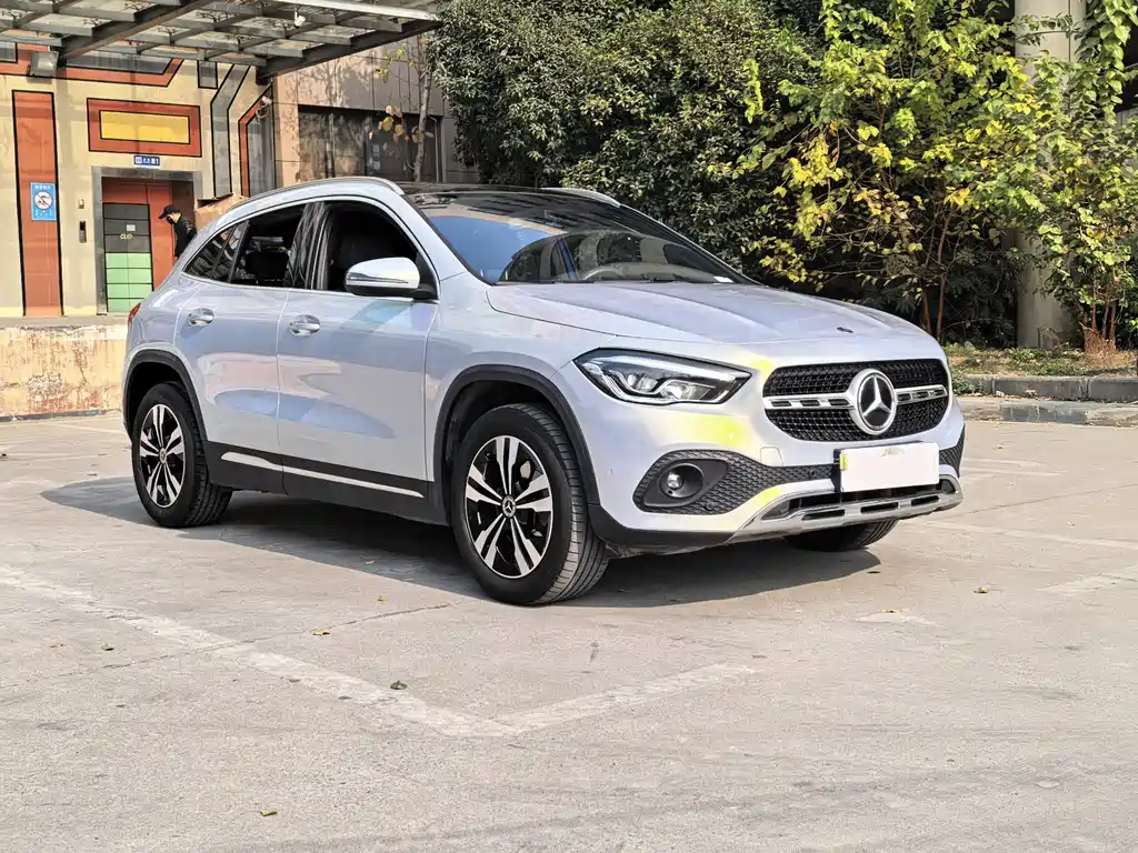 Mercedes-Benz GLA 2021